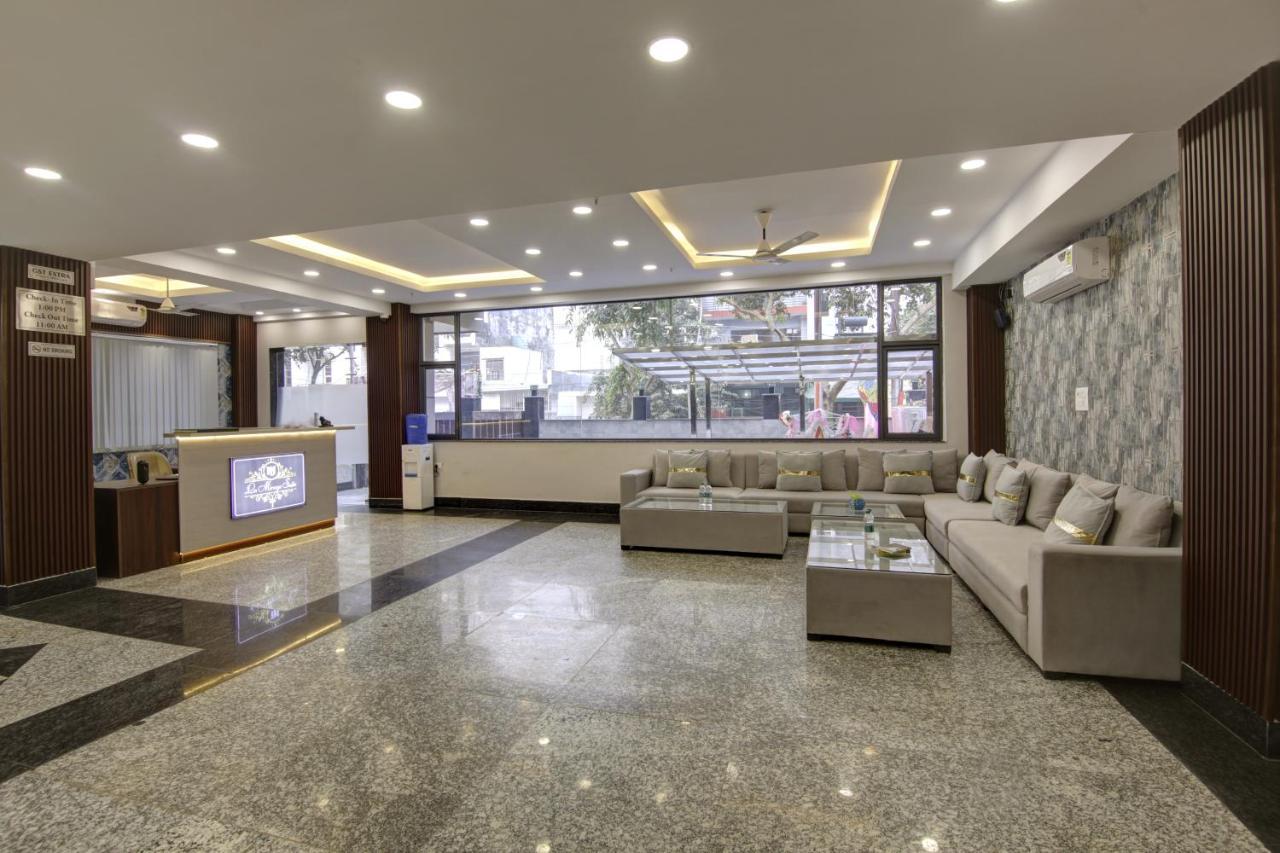 Hotel La Mirage Noida Exterior photo