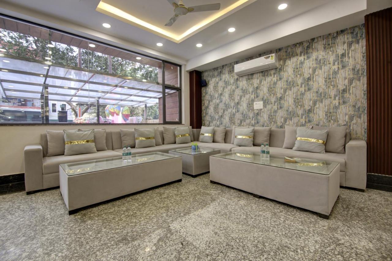 Hotel La Mirage Noida Exterior photo